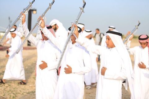 جانب من مشاركة مركز نوماس بفقرات متنوعة في روضة الشعر وتكريم خريجي مسابقة العقيد من قبل سعادة وزير الثقافة والرياضة