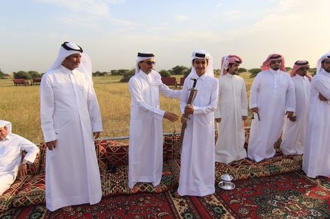 جانب من مشاركة مركز نوماس بفقرات متنوعة في روضة الشعر وتكريم خريجي مسابقة العقيد من قبل سعادة وزير الثقافة والرياضة
